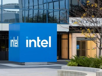 Intel Plunges 29% as AI Return Fears Send Nasdaq Down 2.86%