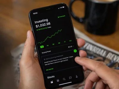 Robinhood stock jumps 11% as BTC rally fuels crypto shares: Can HOOD hold the gains?